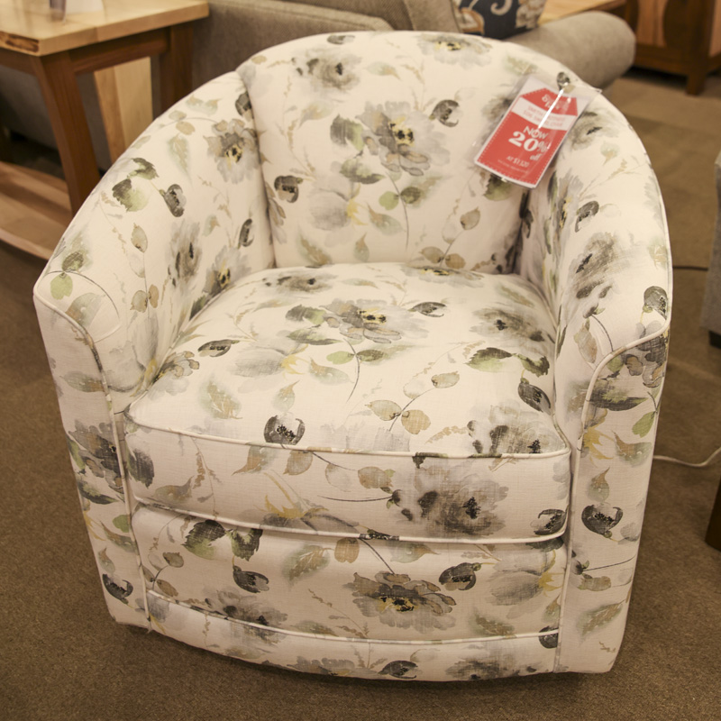 CLEARANCE - Smith Bros 506-56 Swivel Chair